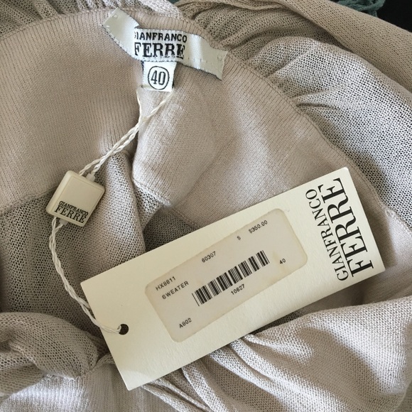 Nwt Gianfranco Ferre deep plunge peplum knit top - Picture 8 of 8